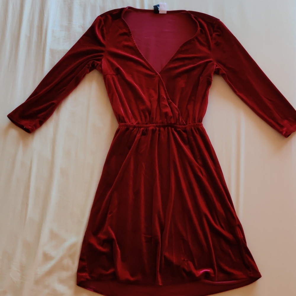 Velvet Dress with Adjustable Cleavage (Dark Red)